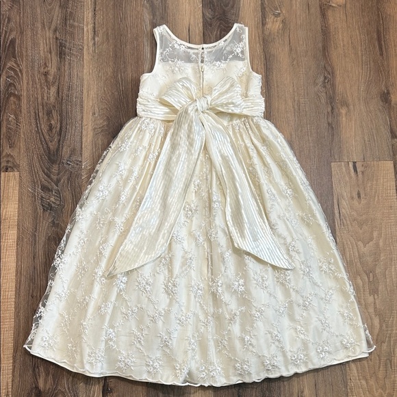 Cinderella Cream Girls Dress Formal layered tie back with zip up back - Picture 9 of 13